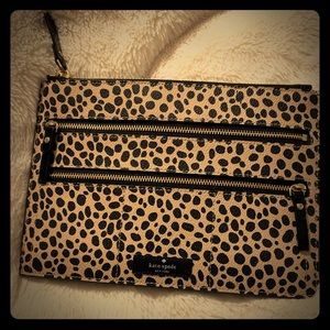 *KATE SPADE ♠️ POUCH *